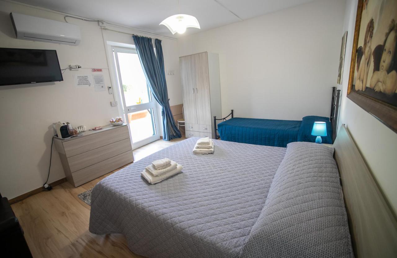 Royal Rooms Террачина Екстер'єр фото