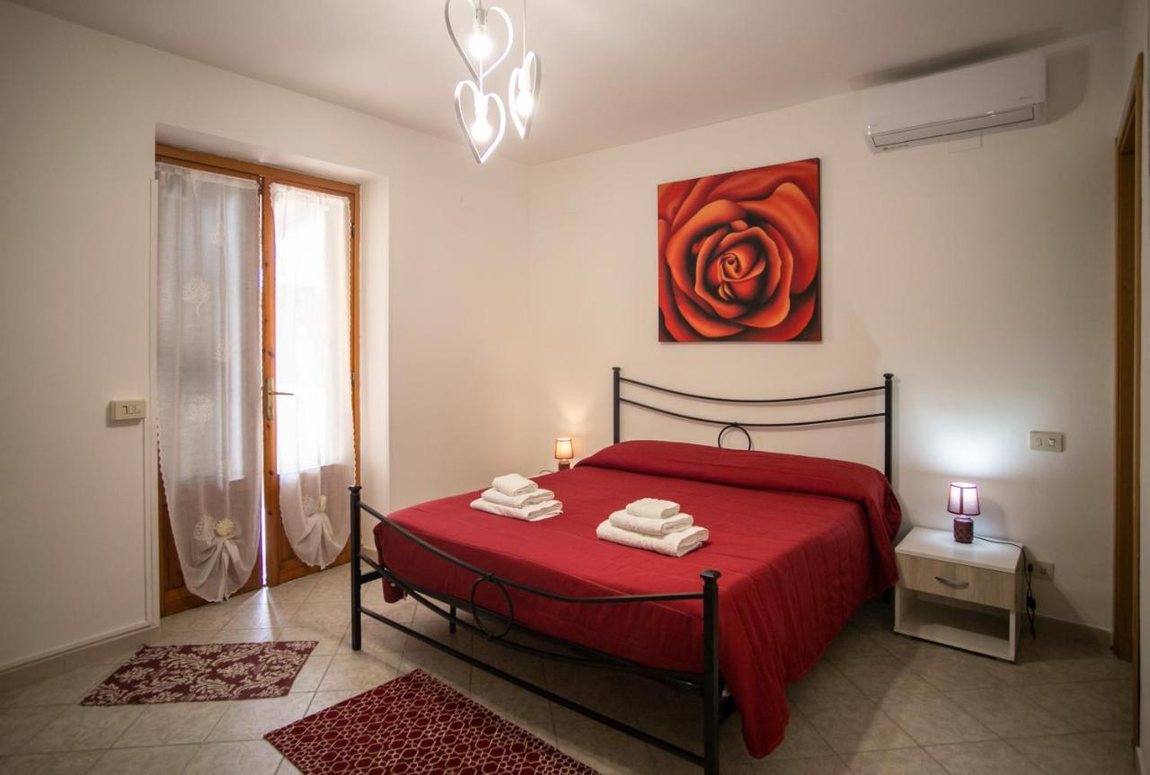 Royal Rooms Террачина Екстер'єр фото